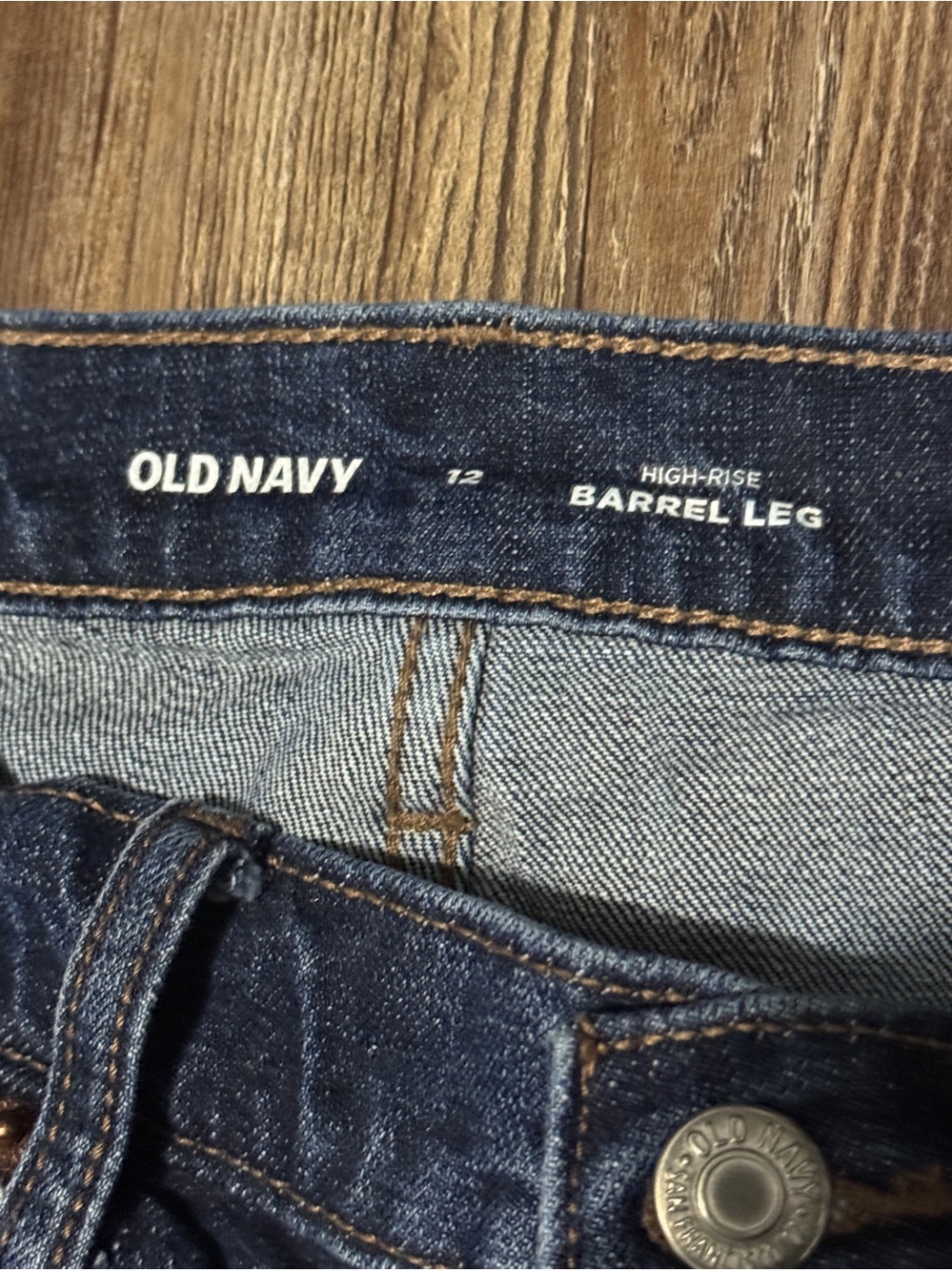 Old Navy Barrel Leg Jeans Women's 12 Front Seam Baggy in Evie Wash Denim - Picture 3 of 6